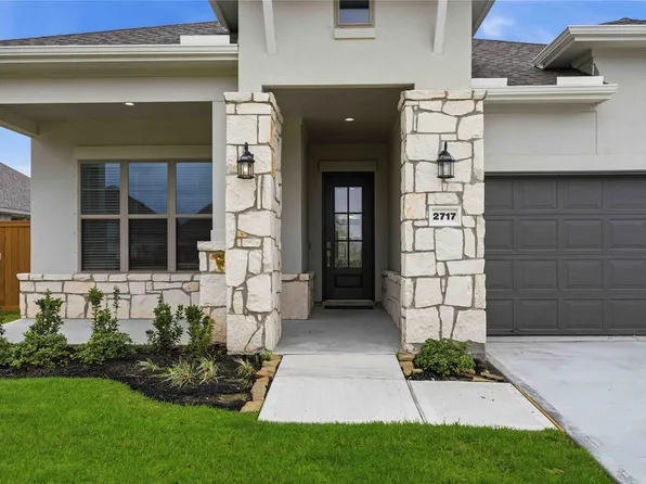 2717 Mackinac Bay Dr, Texas City, TX 77568