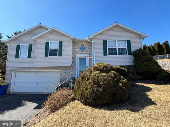 77 Piston Ct, Stewartstown, PA 17363