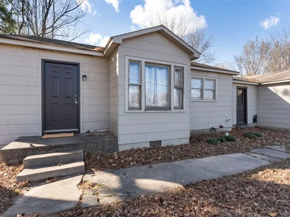 732 Holcomb St, Springdale, AR 72764