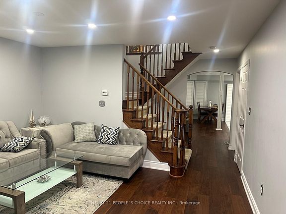 3rd image of 1657 Samuelson Cir