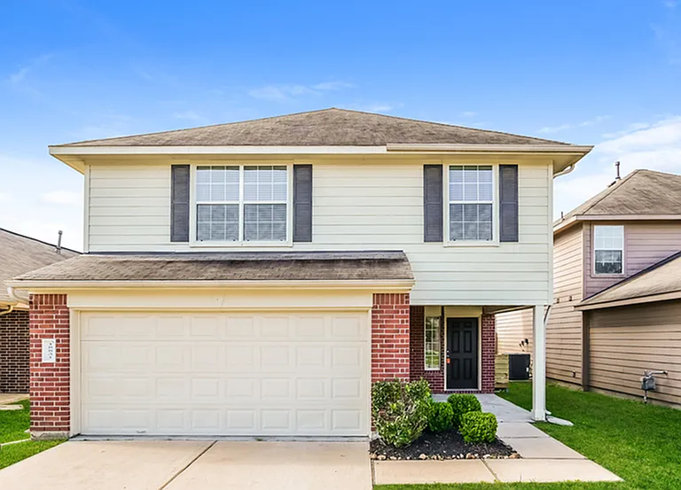 18831 Venito Dr — Photo 1