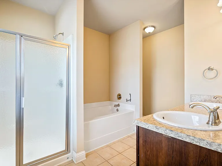 23946 Devonfield Ln — Photo 15