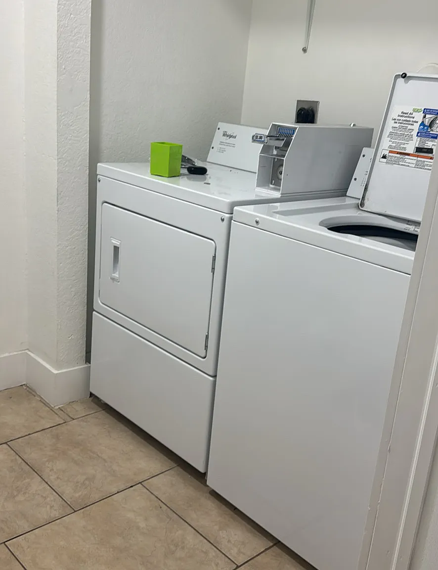 2 bed, 950 sqft, $2,200 — Photo 2