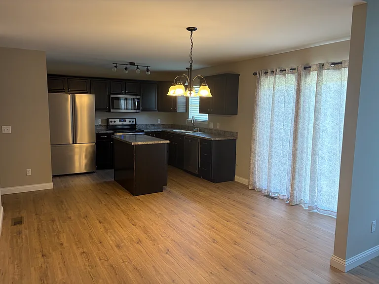 627 Gandalf Ln — Photo 4