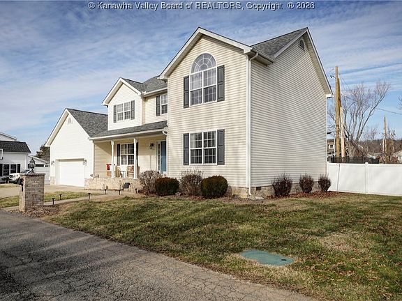2nd image of 10 Hayes Ln
