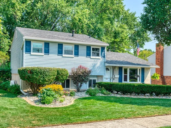 28658 Buckingham St, Livonia, MI 48154