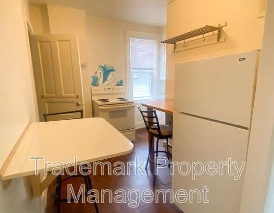 2nd image of 517 W James St APT 3