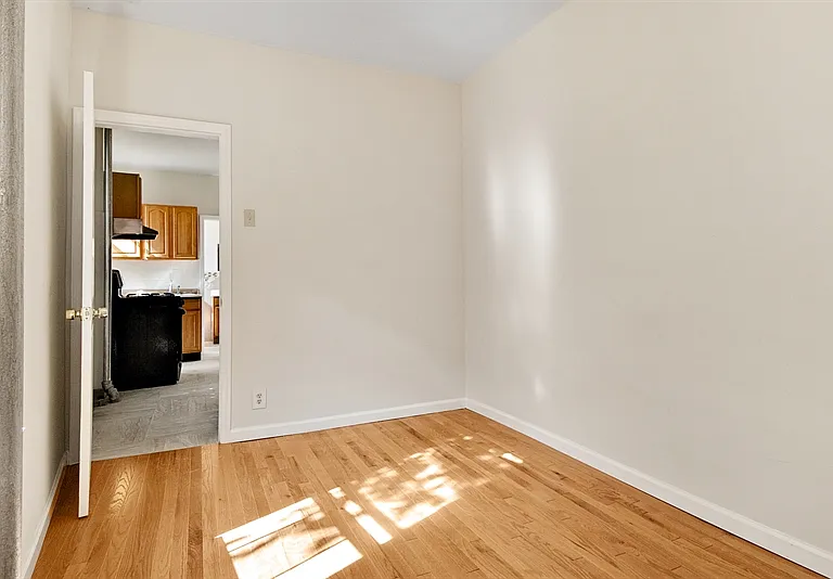 195 Driggs Ave #5B — Photo 5