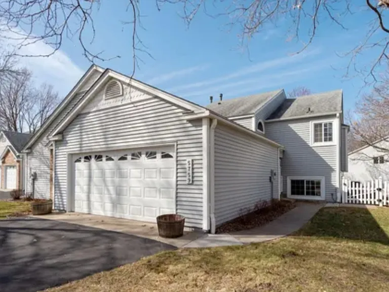 5759 Donegal Dr — Photo 5