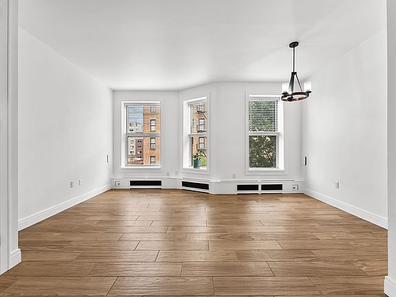 5th image of 31 Bradhurst Ave #2