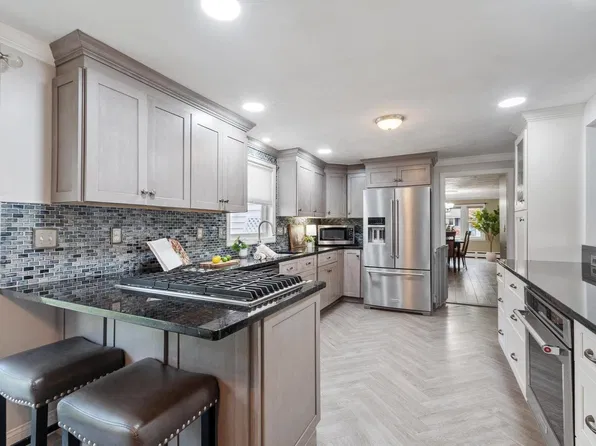 4 Derringer Rd, Chelmsford, MA 01824