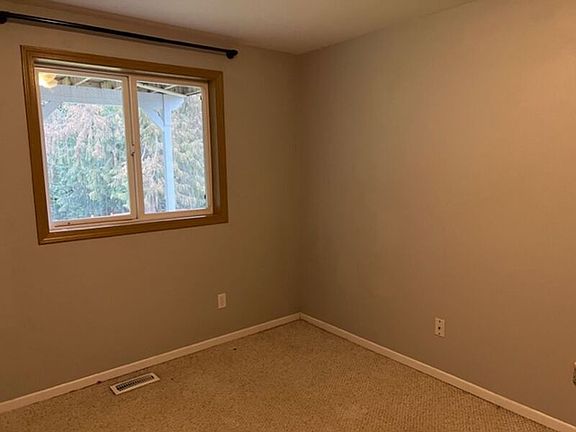 5th image of 26525 Fox Hill Dr N