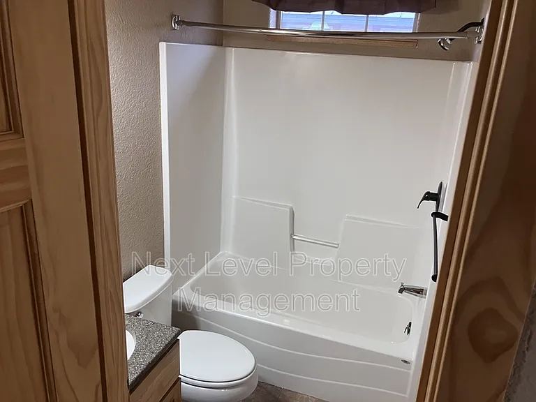 40 Davis Ct #1 — Photo 4