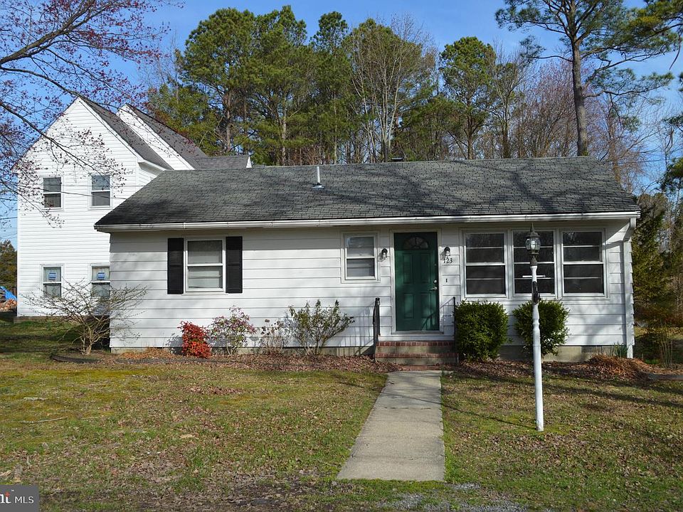 1st image of 123 Grace St
