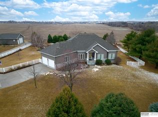 22021 W Angus Rd, Gretna, NE 68028