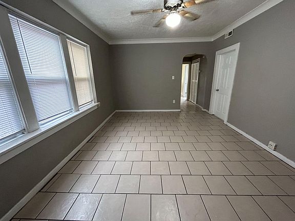 4th image of 4228 Ivy St