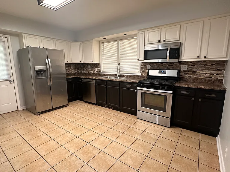 307 N Lake St — Photo 6