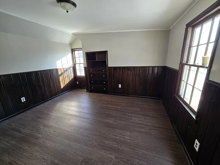1305 Collegewood St — Photo 13