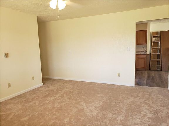 3rd image of 614 W 15th St