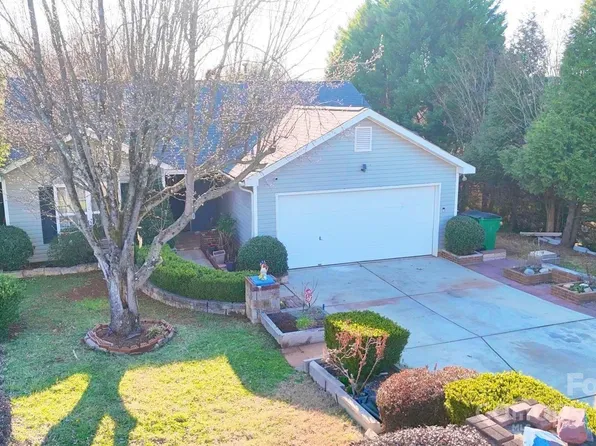 8430 Stoneman Pl, Charlotte, NC 28217