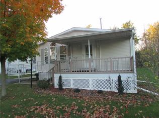 6297 Whispering Woods Dr, Williamson, NY 14589