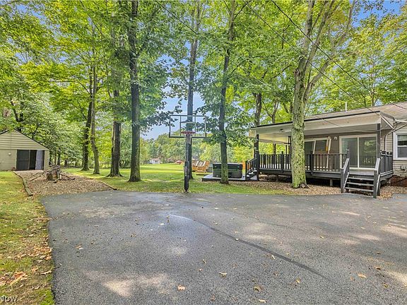 3rd image of 29126 Chardon Rd
