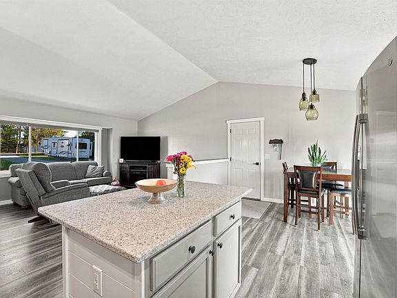 5th image of 10791 Cedar Run Rd