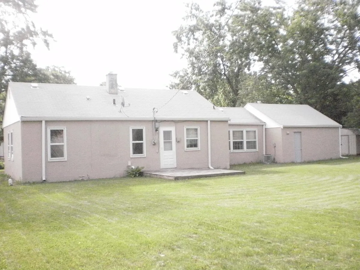 2 bed, 1050 sqft, $1,850 — Photo 1
