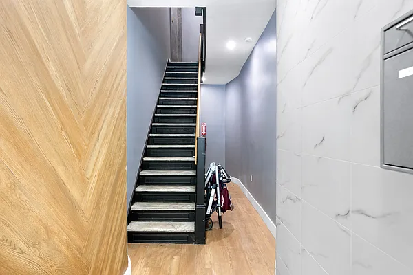 Rented by Safdie Realty Group | media 33