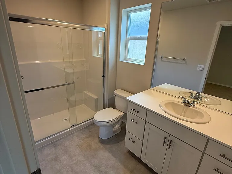 1102 SE 193rd Pl — Photo 16