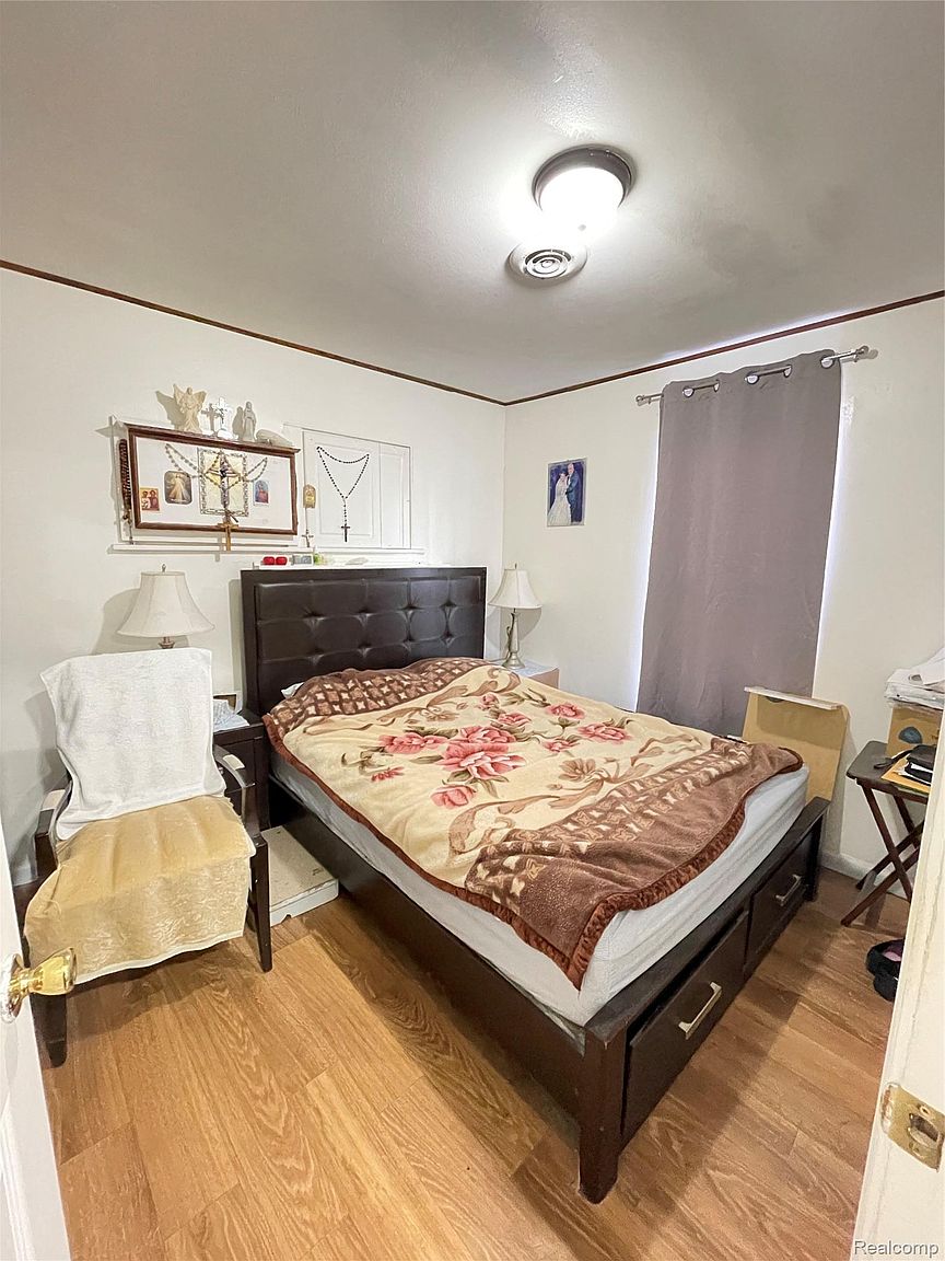 26521 Barrington St, photo 21