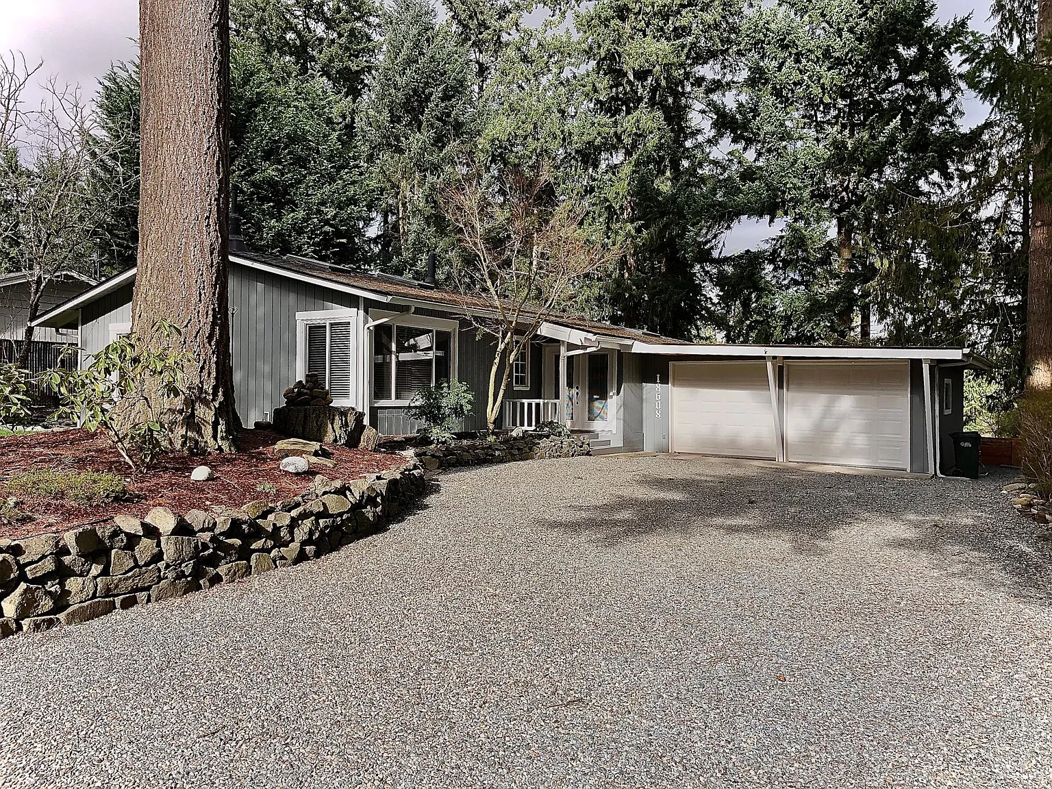 3 bed, 1211 sqft, $2,850 — Photo 1