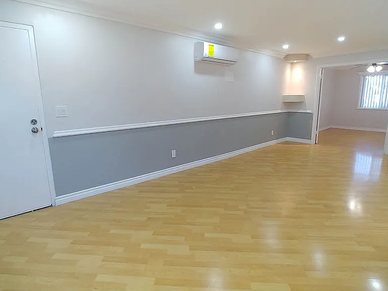Alhambra @ Studio City Apts. — Photo 49