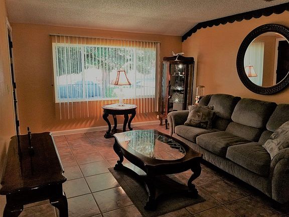3rd image of 2962 Park Ln