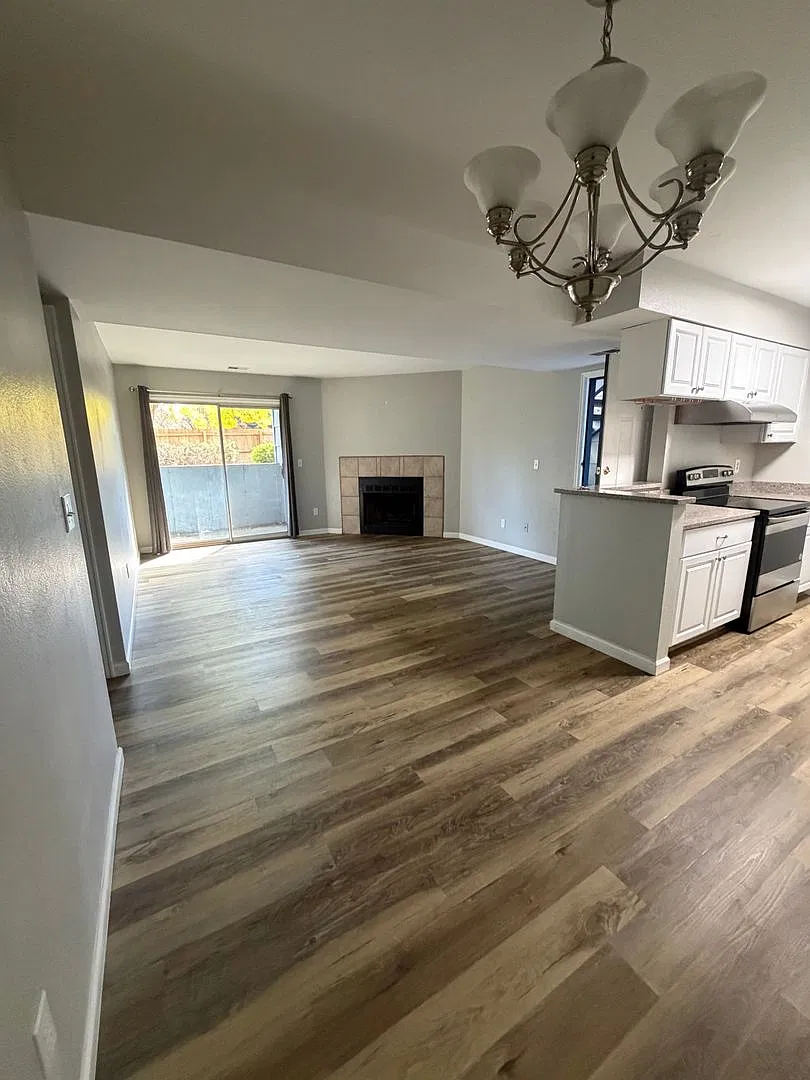 2-Bedroom Garden-Level Condo with Carport at Hunter Creek! — Photo 4