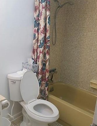 3rd image of 2821 Somerset Dr APT 111