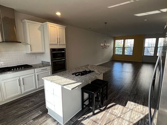 5th image of 634 Cobbler Pl