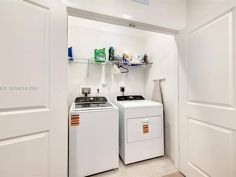 834 SW 11th Ter #834 — Photo 14