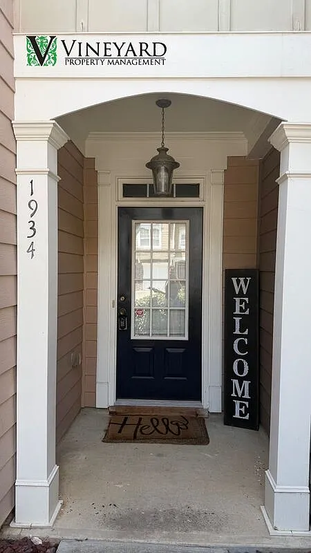 3 bed, 2.5 bath, 1996 sqft, $2,195 — Photo 4