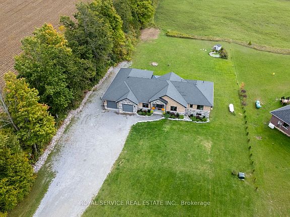 3rd image of 381 Sharpe Line