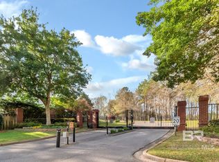 672 Spring Lake Dr E, Mobile, AL 36695