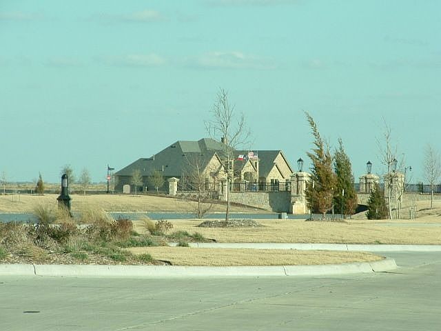 2nd image of 1005 Wedgewood Dr