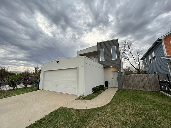 2nd image of 3314 Pueblo St