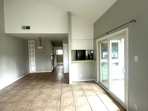 5th image of 1019 Glen Oak Dr