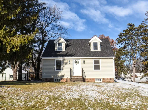 2657 Geranium Ave E, Maplewood, MN 55119