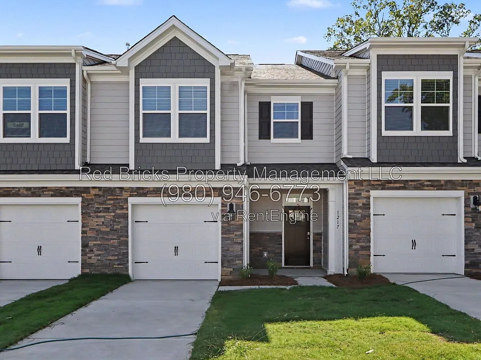 1217 White Birch Ave