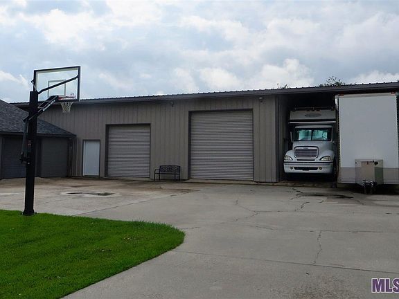5th image of 15077 Silverstone Ave