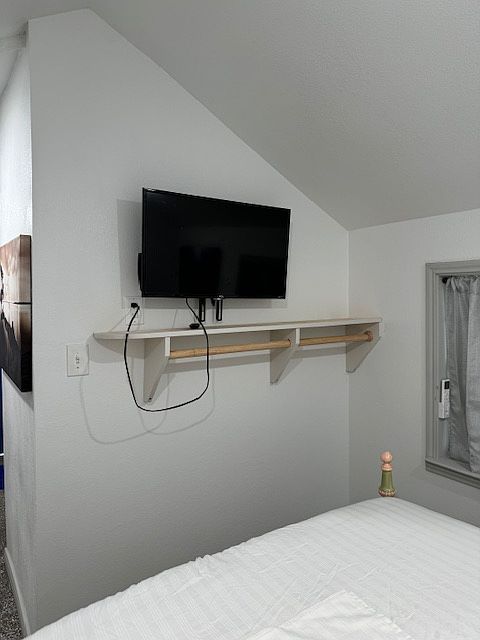 2nd image of 1315 Lindsey St #2