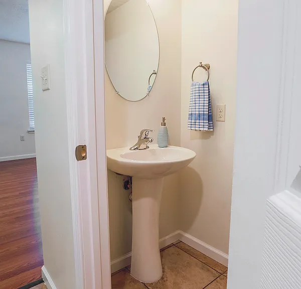 20- Beachfield Ln #20 — Photo 2