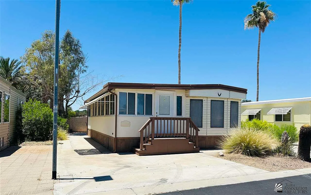 1 bed, 1.0 bath, 256 sqft, $1,000 — Photo 1